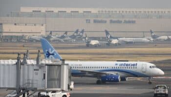 AICM inicia reducción de 52 a 43 los vuelos por hora