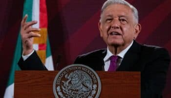 Crean con inteligencia artificial video de AMLO cantando 'A Mi Manera' de Vicente Fernández