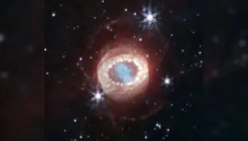 Webb descubre estructuras escondidas dentro de supernova