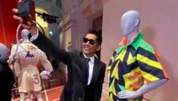 Jorge Campos es un ícono de moda en París
