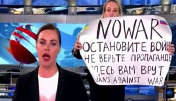 Investigan posible envenenamiento de periodista rusa que protestó contra la guerra en Ucrania | Video