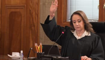 Proyecto de ministra Esquivel fue retirado de discusión, advierte Centro Pro