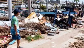 Protestan por lentitud en restablecimiento de servicios básicos a 21 días de 'Otis': periodista en Guerrero | Video