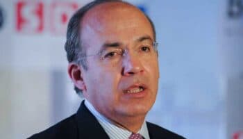 'México está en peligro y es una democracia a punto de caer': Calderón