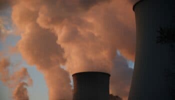 Uso de combustibles fósiles y emisiones alcanzaron récords en 2023: reporte