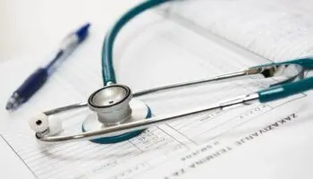 Sostener sistema 'arcaico' de salud 'es una necedad'; va a continuar problema de desabasto: Tello | Entérate
