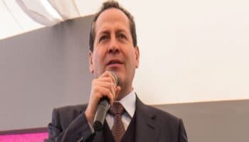 Eruviel Ávila 'chapulinea' y se suma al Partido Verde