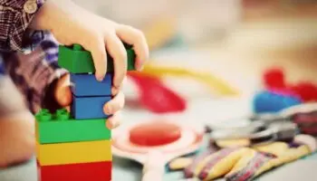 Usan IA para aprender palabras a través de la experiencia de un niño