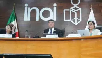 'No somos enemigos del poder político': Adrián Alcalá defiende al INAI