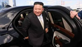 Putin regaló a Kim Jong-un coche ruso de alta gama, confirma el Kremlin