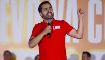 Máynez denuncia ante INE a PRI-PAN-PRD por presunto uso de bots y trolls