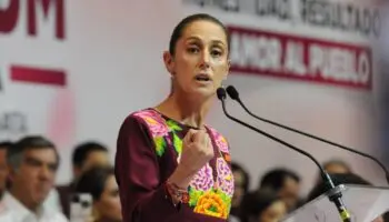 Sheinbaum anuncia arranque de campaña, con respaldo a reformas de AMLO