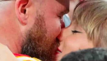 Videos | Travis Kelce llega en jet privado a Australia para ver a Taylor Swift