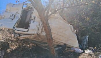 Fallecen 5 personas tras volcarse una urvan en la sierra de Oaxaca