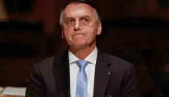 Ordenan arresto domiciliario para Jair Bolsonaro, expresidente de Brasil