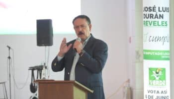 Atacan a balazos camioneta de candidato del PVEM, José Luis Durán Reveles