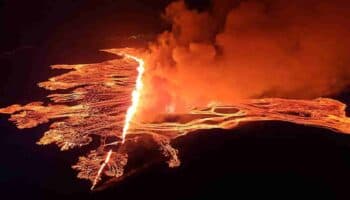 Videos | Volcán de Islandia entra en erupción; declaran estado de emergencia