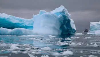 Científicos chinos descubren 46 lagos bajo el hielo de la Antártida con un nuevo sistema