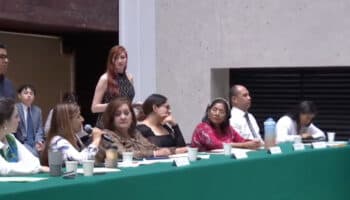 Morena avala en 'fast track' poder de amnistía para AMLO; sube al pleno