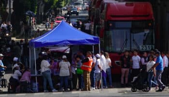 Vecinos de la Benito Juárez bloquean Insurgentes por agua contaminada