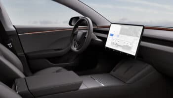 Detectan posible riesgo en 4 mil Tesla en México