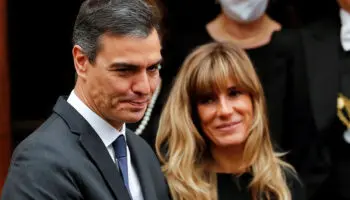 España: Pedro Sánchez denuncia por prevaricación a juez que investiga a su esposa