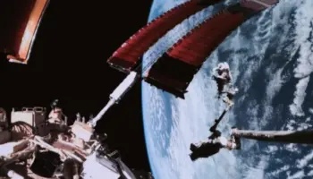 Astronautas chinos completan una caminata espacial de 8 horas y media