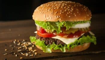 Día de la hamburguesa: ¿Qué tan saludables son y cada cuánto deben comerse?