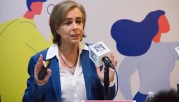 Gobierno divulga documento que apunta a suicidio de esposo de María Amparo Casar