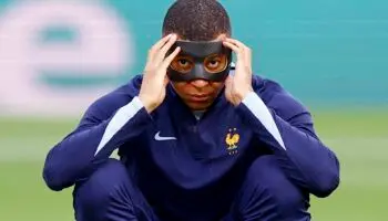Mbappé está 'bien', quiere 'jugar' y se está 'adaptando a la máscara'