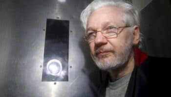 Medios grandes reconocieron que caso contra Assange amenazaba al periodismo: excónsul de Ecuador en Londres | Video