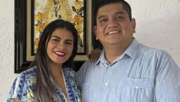 Wendolin Solís, viuda de Alfredo Cabrera, lo sustituye como candidata en Coyuca de Benítez