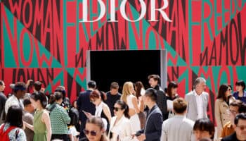 Investigan a Armani y Dior tras reportes de explotación laboral