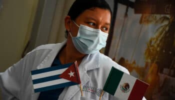 Sheinbaum anticipa que médicos de Cuba continuarán en México