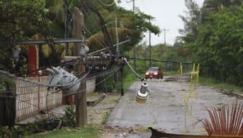 CFE restablece electricidad a los casi 433,000 afectados por 'Beryl'