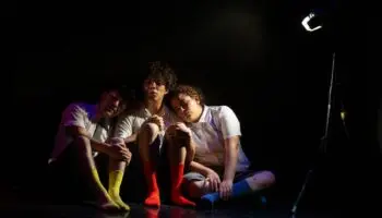 Teatro | 'El pequeño escape': Una odisea infantil que desafía al silencio adulto