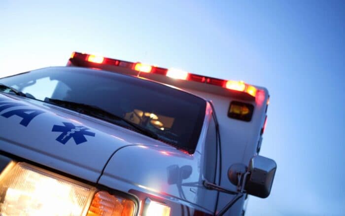 Detienen a técnico de ambulancias por matar a una adulta mayor en un traslado en Italia