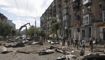 Ascienden a casi 30 los muertos y a más de 100 los heridos por los "masivos" ataques rusos en Ucrania