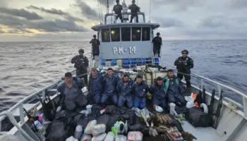 Bukele revela decomiso de arsenal enviado desde México a Ecuador