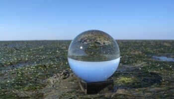 Planetas tienen en su interior más agua de la que se pensaba: estudio