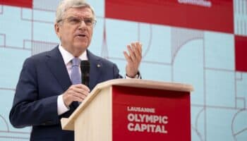 Presidente del COI se pronuncia ante acusaciones de atletas trans en box femenil