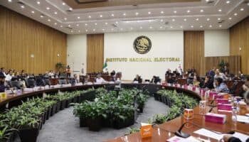 Juez denuncia a consejeros del INE por no acatar suspensión de elección judicial