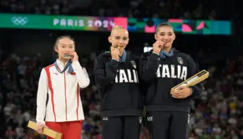 París 2024: Alice D'Amato gana el oro en la viga de equilibrio; Biles se cae y queda fuera del podio | Video