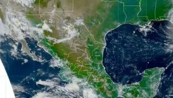 'Ivo' mantiene avance en el Pacífico mexicano; se esperan lluvias muy fuertes