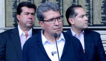 Monreal mete pausa a juicio político contra jueces