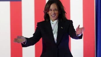 Kamala Harris estrena cumbia para atraer voto latino: 'No votes por el trompas' | Video