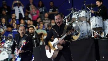 Videos | "¡Vamos Kamala!"; los Tigres del Norte tocan en mitin de Harris