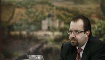 Estamos atestiguando una histórica destrucción institucional: De Swaan | Entérate