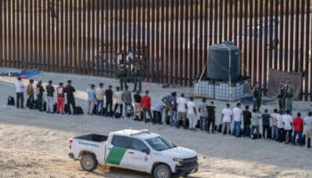 Homan, Miller y Noem, 'halcones' antiimigrantes de Trump: Óscar Chacón | Video