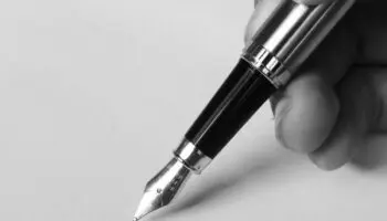 ¿Poesía hecha con IA o la de grandes autores? Esto opinan los lectores